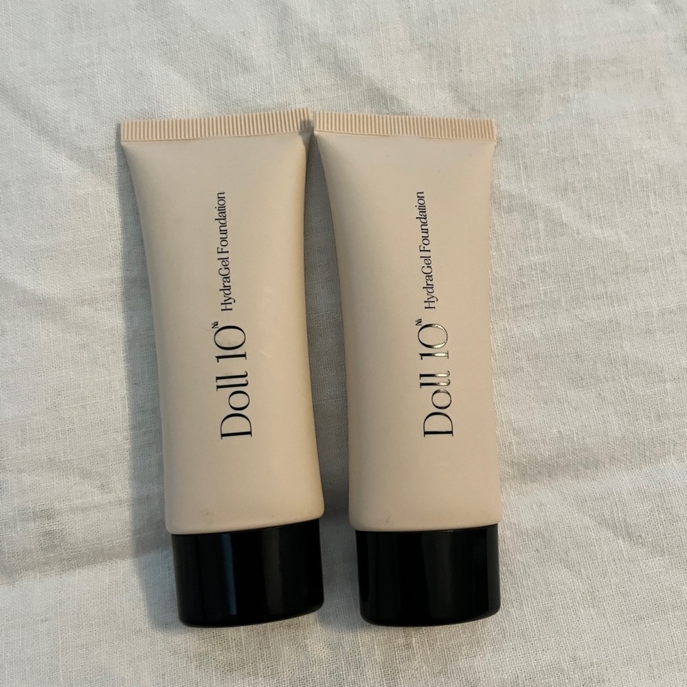 2 Doll 10 HydraGel Foundation tan